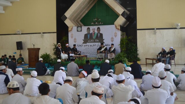 STAIL Gelar Haflatu Takrim Penyerahan Sanad Al-Qur’an 30 Juz