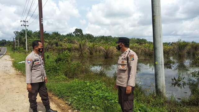 Daerah Rawan Banjir Jadi Prioritas Patroli Rawan Bencana Polsek Kelapa