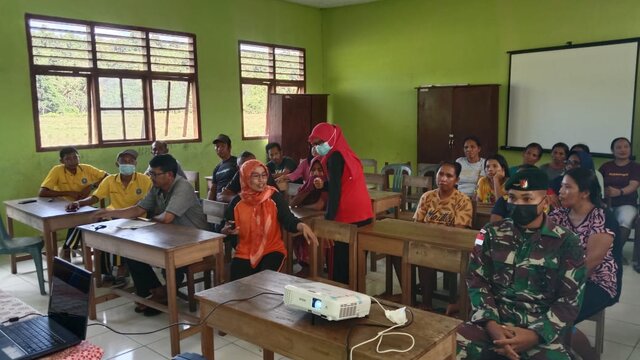Satgas Yonif RK 732/Banau Ikut Sosialisasi Vaksin Covid-19 Untuk Anak