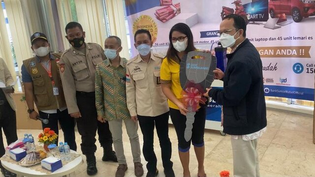 Pensiunan PNS Dapat Mobil Innova Undian Tabungan Pesirah Bank Sumselbabel Koba