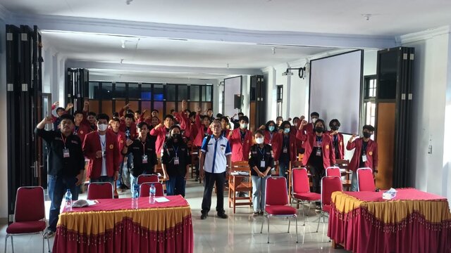HMM UKI TORAJA Mengadakan Kegiatan Latihan Kepemimpinan Dan Keterampilan Manajemen Mahasiswa Tingkat Dasar