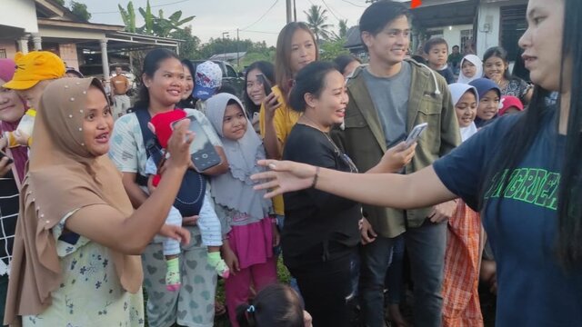 Pemeran Film Harmoni Cinta Bhinn Dan Eka Tuai Pujian Dari Ibu-Ibu PGK