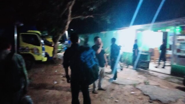 Penumpang Travel Pinang Mas Tujuan Palembang-Pangkalpinang Di Telantarkan Di Pinggir Jalan
