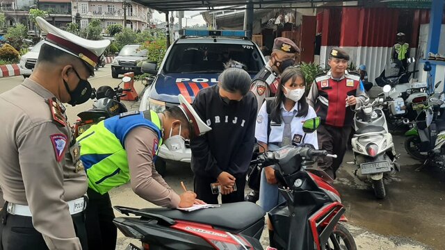 Hari Pertama Operasi Patuh 2022 Polres Torut, 22 Pelanggar Dapat Teguran