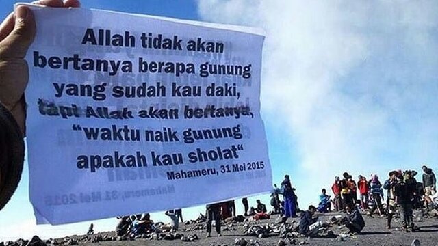 Pentingnya Peran Anak Muda Dalam Memakmurkan Masjid Daripada Nongkrong