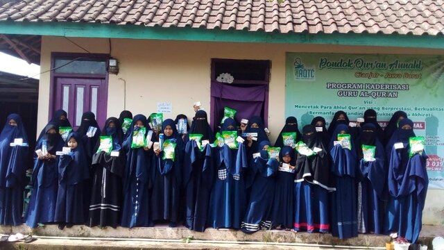 Tingkatkan Keahlian, Santri dan Musyrif Ikhwan Pondok An-Nahl Cianjur Belajar Jurnalistik