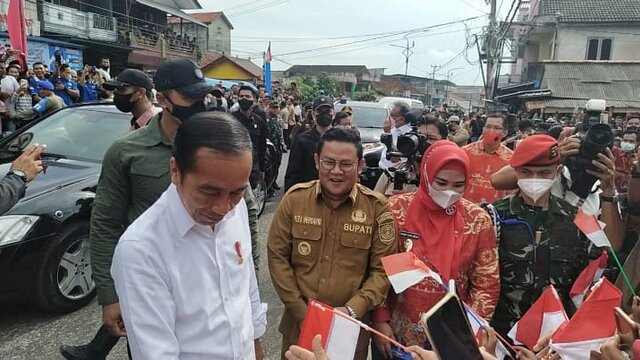 Bupati dan Wakil Bupati Bangka Selatan Sambut Kedatangan Presiden RI