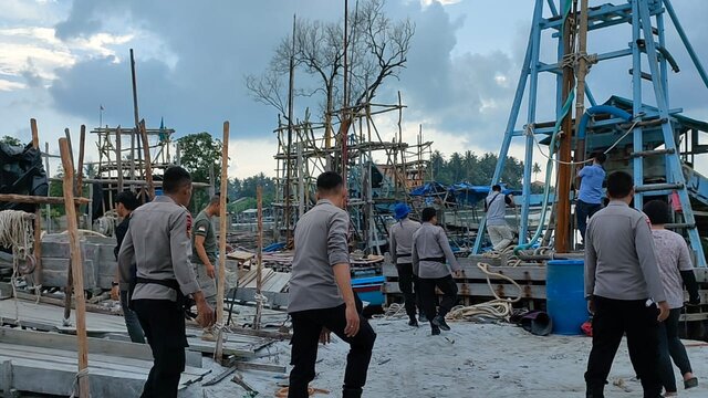 Timgab Polres Bangka Bersama Satpol PP Lakukan Penertiban TI Ilegal Didaerah Aliran Sungai