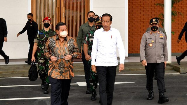 Di Babar, Presiden Jokowi Tinjau Pembangunan Top Submerged Lance (TSL) Ausmelt PT Timah