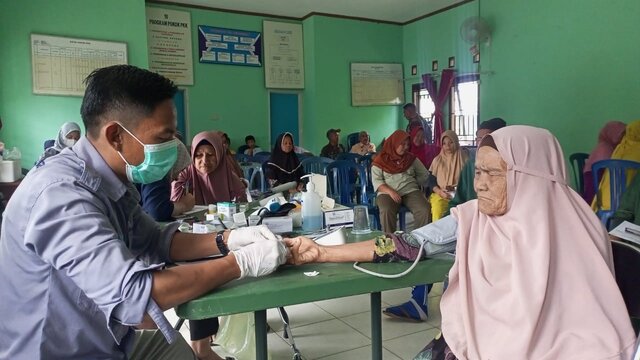 Mobil Sehat PT Timah Tbk Diserbu Warga Desa Berang