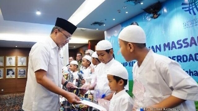 Zulkifli Hasan: Bantu Orang Lain Itu Berkah