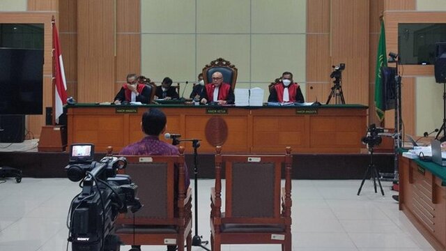 Luhut Ungkap Kedekatannya Dengan Haris Azhar Di Persidangan