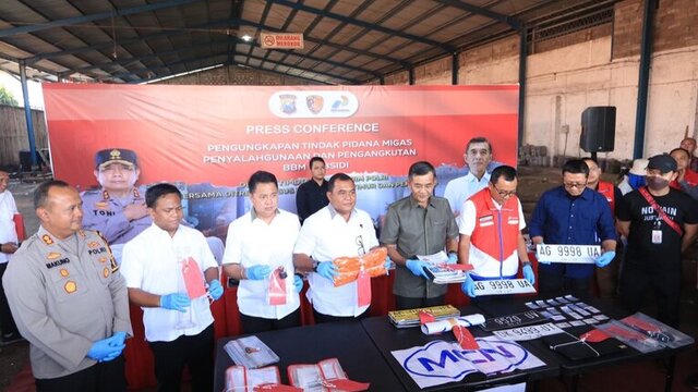 Bareskrim Polri Bongkar Kasus Penimbunan Solar Beromzet 300 Juta