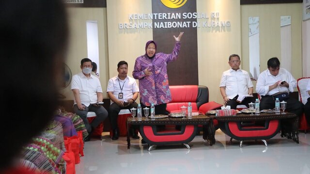 Risma Siapkan Program Pemberdayaan untuk Korban TPPO di NTT