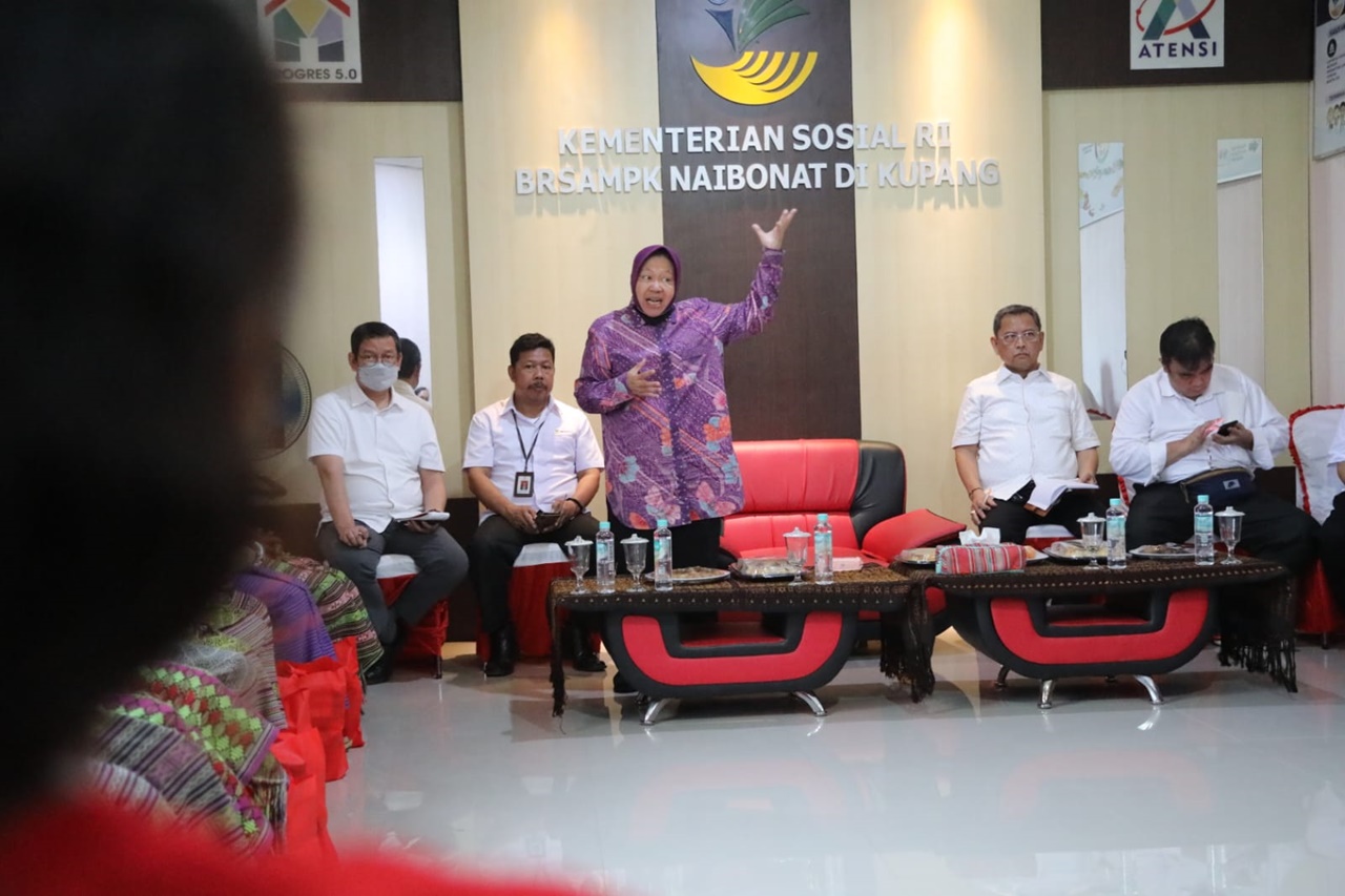 Menteri Sosial