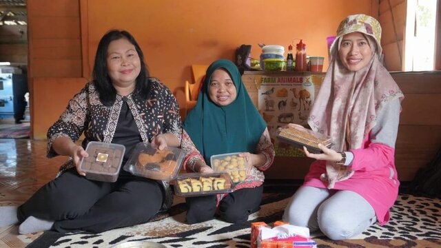 Sri Wahyuni, Pegiat IKM Disabilitas dari Lubuk Besar Menaruh Inspirasi