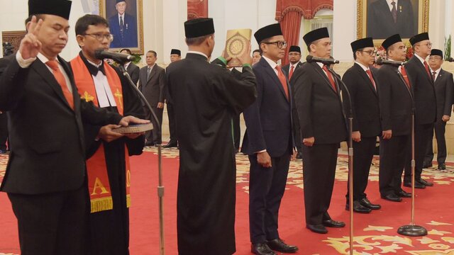 Jokowi Lantik Menkominfo dan Lima Wakil Menteri Baru