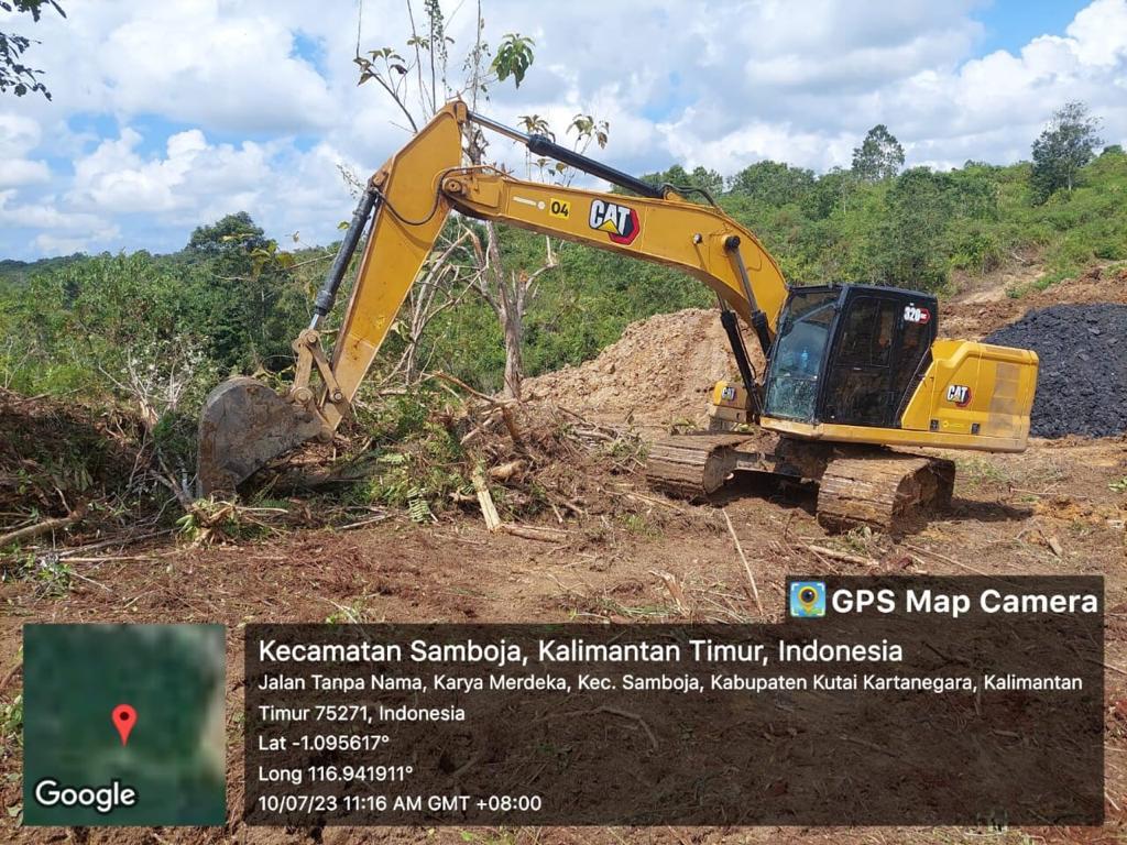 alat berat exavator 