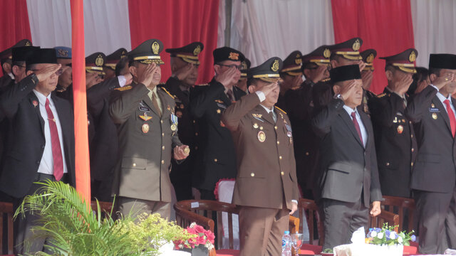 Danrem 045/Gaya Hadiri Upacara Peringatan Hari Bhayangkara Ke-77