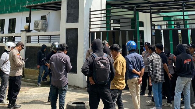 Tuntut Kejaksaan Periksa Bupati Konawe Utara, Arustera Gelar Aksi Unjuk Rasa