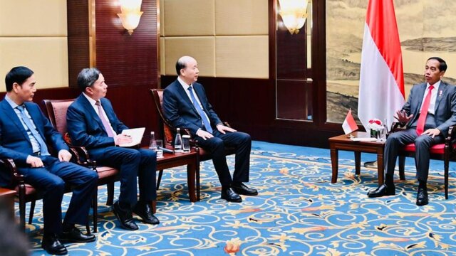 Komitmen Pemerintah Indonesia Bangun Industri Kimia dan Energi