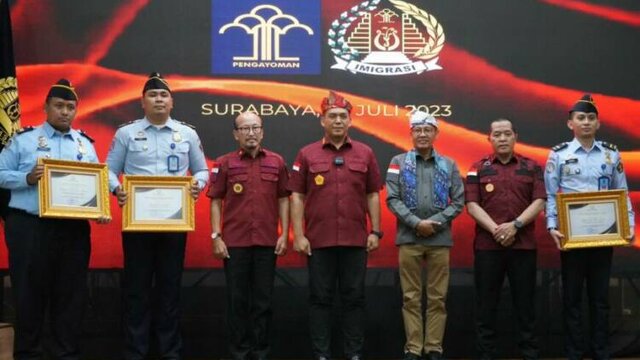 Tiga Petugas Imigrasi Penangkap Sindikat Perdagangan Organ Diberi Penghargaan