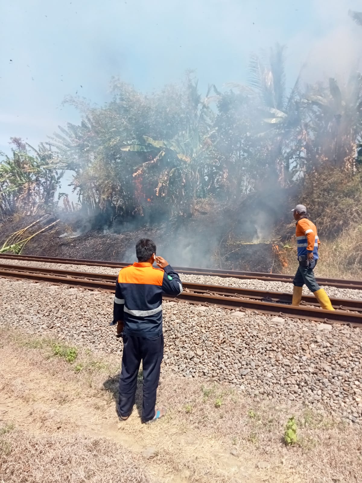 Rel Kereta Api