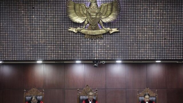 Batas Minimum Usia Hakim Konstitusi Diuji ke MK
