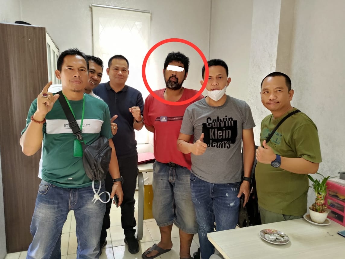 Buronan Kasus Korupsi Permukiman Transmigran Desa Jebus Berhasil Diringkus Tim Tabur Kejagung