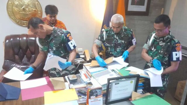Penyidik Puspom TNI dan KPK Geledah Kantor Basarnas