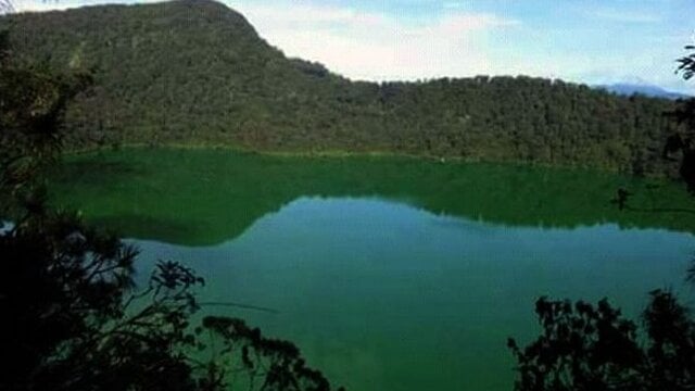 Menelusuri Danau Laut Tinggal dari Letusan Purba di Sumatera Barat