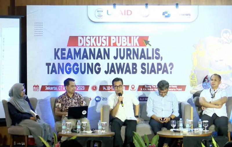 Diskusi Publik