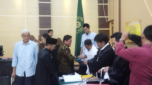 Bawahan Tersandung Kasus Korupsi, Wakil Bupati Bangka Barat Menangis