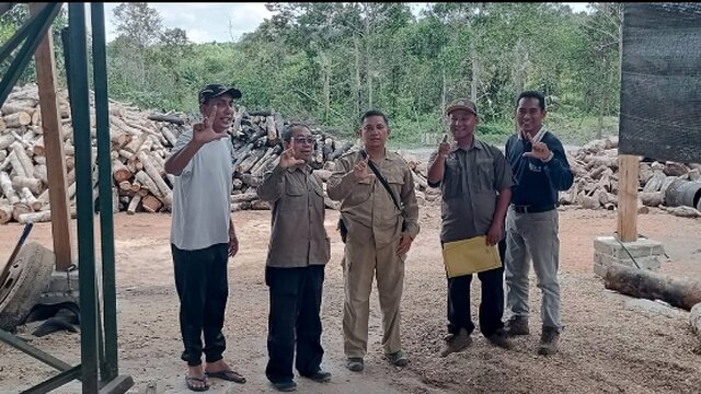 Tim DLHK prov. Babel Kunjungi Pabrik Woodchip Milik PT BEST di Desa Air Duren