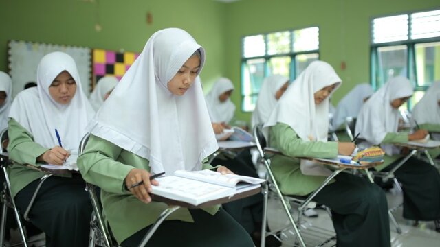Kisah Sukses Beasiswa Pemali Boarding School Dari PT Timah Tbk di Lingkar Tambang