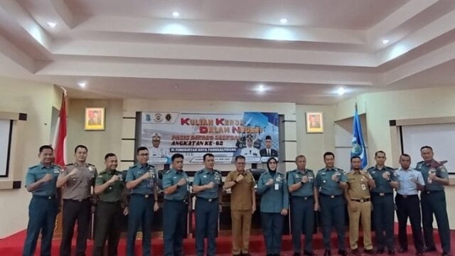 Asisten I Pemkot Pangkalpinang Beri Pembekalan KKDN Pasis Dikreg Seskoal Angkatan Ke-62