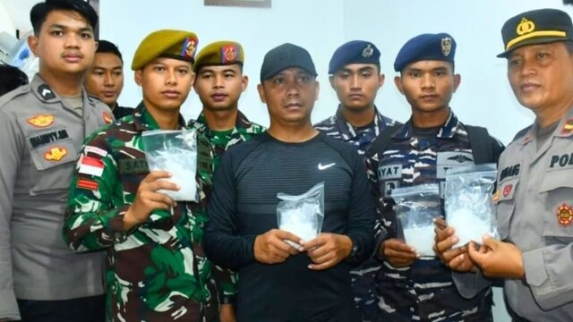 Satgas Pamtas Yonarhanud 8/MBC Gagalkan Aksi Penyelundupan Narkotika Jenis Sabu