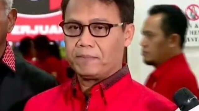 Sekjen PDIP : Pengunduran Airlangga dari Posisi Ketum Partai Golkar Sangat Mengejutkan