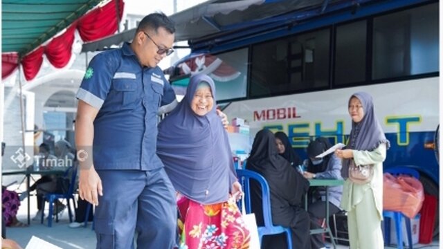 Antusiasme Masyarakat Desa Batu Belubang Menikmati Layanan Kesehatan Gratis dari Mobil Sehat PT Timah