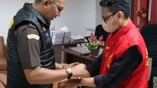 Kejati Sumsel Tahan Dua Tersangka Korupsi Jaringan Internet Senilai Rp25 Miliar Lebih