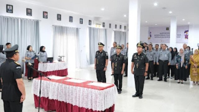 Memperkuat Fondasi Hukum: Kakanwil Kemenkumham Babel Lantik Tiga Perancang Peraturan Baru