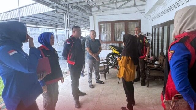 Dugaan Korupsi Penjualan Aset, Tim Pidsus Kejati Sumsel Geledah Rumah Ketua Yayasan Batang Hari Sembilan