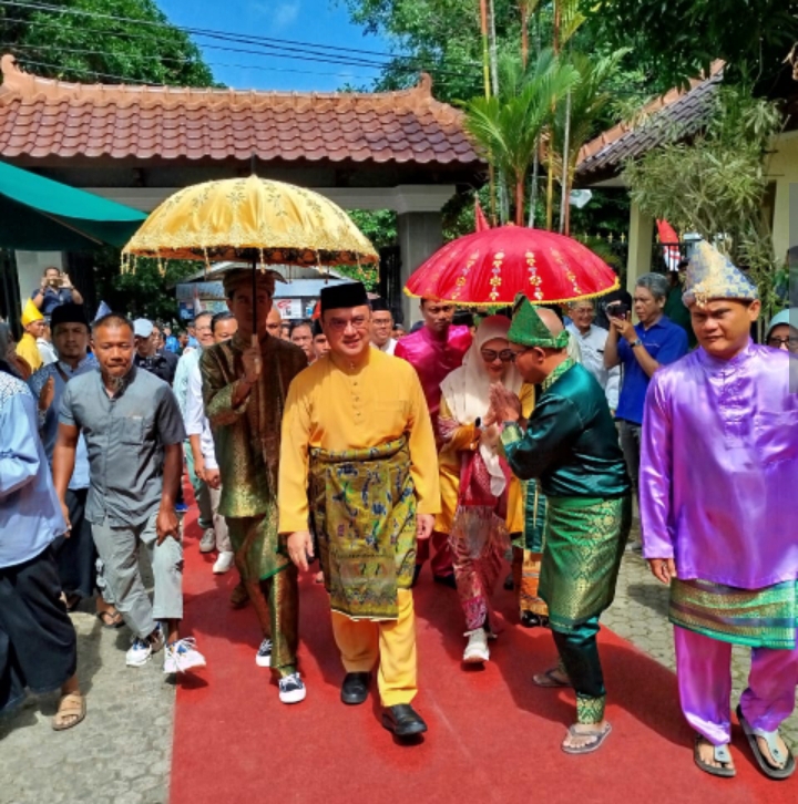 Erzaldi Rosman dan Yuri Kemal: Prosesi Lamaran Politik yang Dibalut Kearifan Adat Melayu