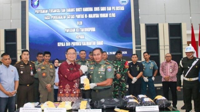 Pangdam XII/Tanjungpura Serahkan Tersangka dan Barang Bukti Narkoba ke BNN Kalbar