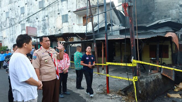 Pj Wali Kota Pangkalpinang Tinjau Lokasi Kebakaran di Kampung Bintang