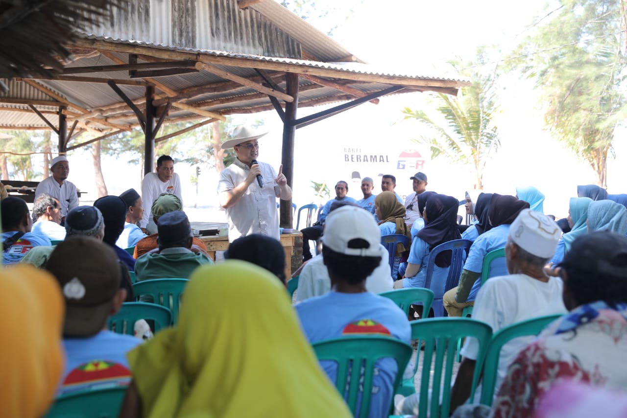 Pantai Takari Jadi Saksi Kekompakan Relawan GER Untuk Erzaldi-Yuri