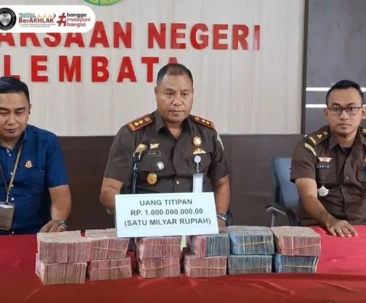 Kejari Lembata Terima Uang Titipan Kerugian Negara dari Tersangka Kasus Korupsi Senilai Rp1 Miliar
