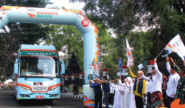 Roadshow Bus Anti Korupsi KPK: “Hajar Serangan Fajar”