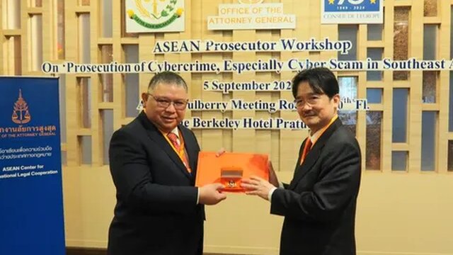 Dua Jaksa di Kejagung RI Dianugerahkan Tanda Jasa dari Kejaksaan Kerajaan Thailand