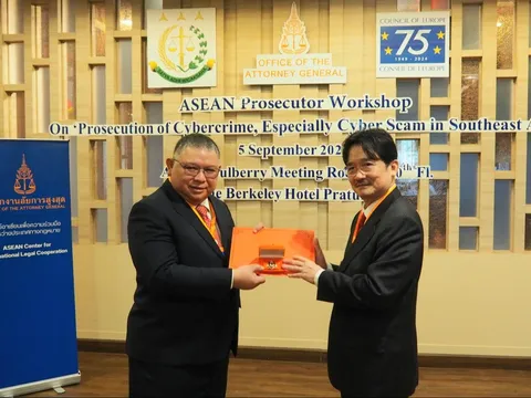 Dua Jaksa di Kejagung RI Dianugerahkan Tanda Jasa dari Kejaksaan Kerajaan Thailand